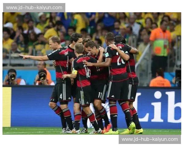 桑巴风暴与日耳曼战车：世界杯巴西vs德国经典集锦，一场永恒的足球史诗